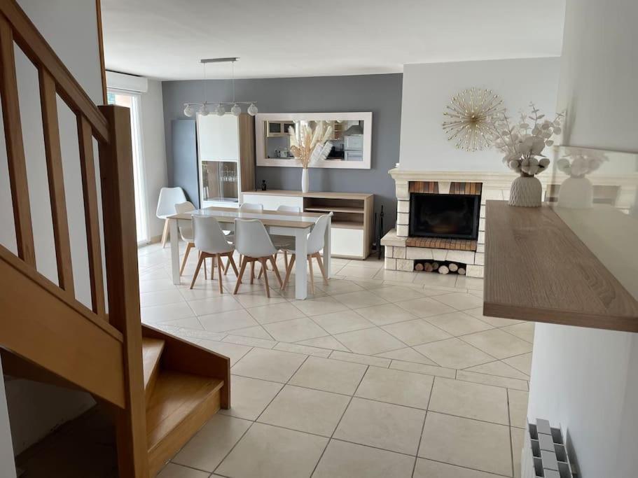 Maison D'Hotes Baslieux-sous-Chatillon Esterno foto